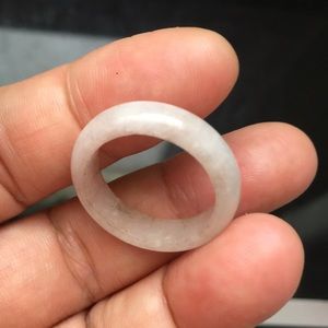 🖤Vtg White Jade ring